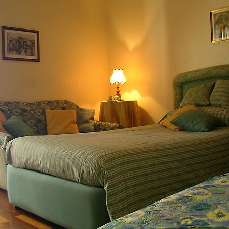 Villa Caterina B&B Pedara Rum bild